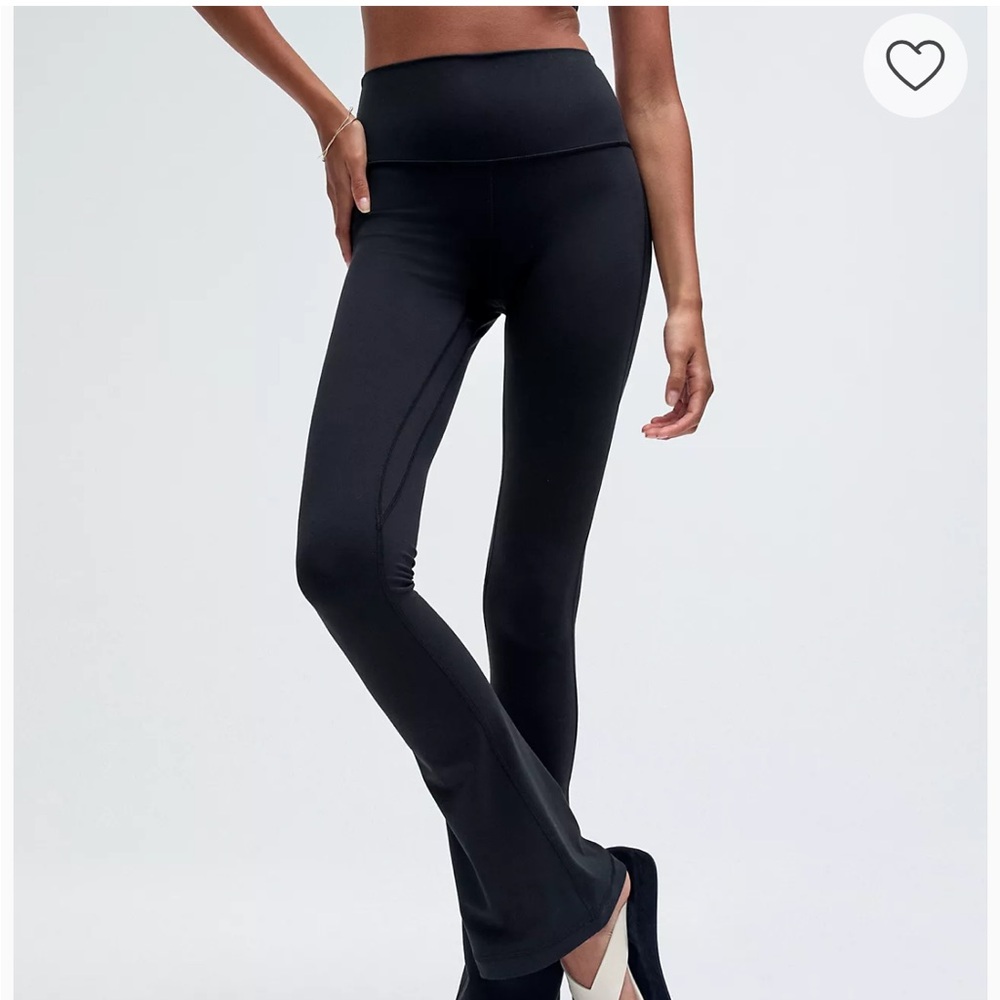 lululemon Align High-Rise Mini-Flare Pant
Regular Length size 6